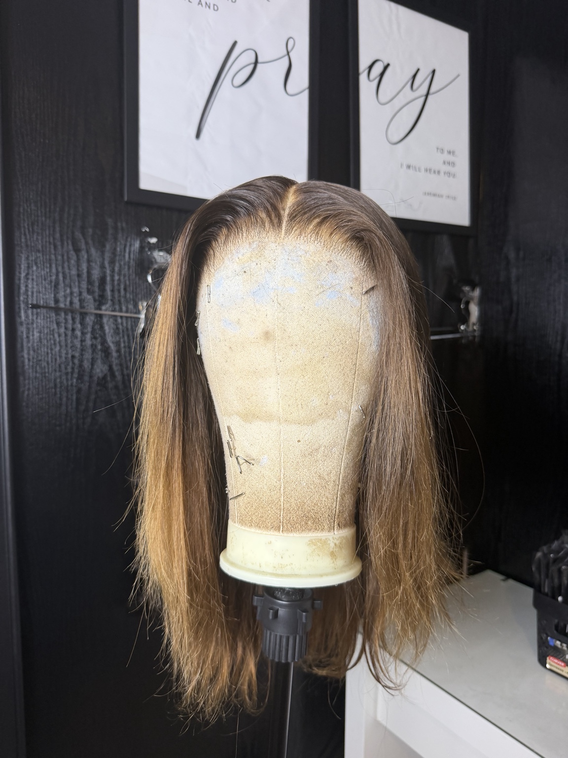 Lace carré brun après garnissage